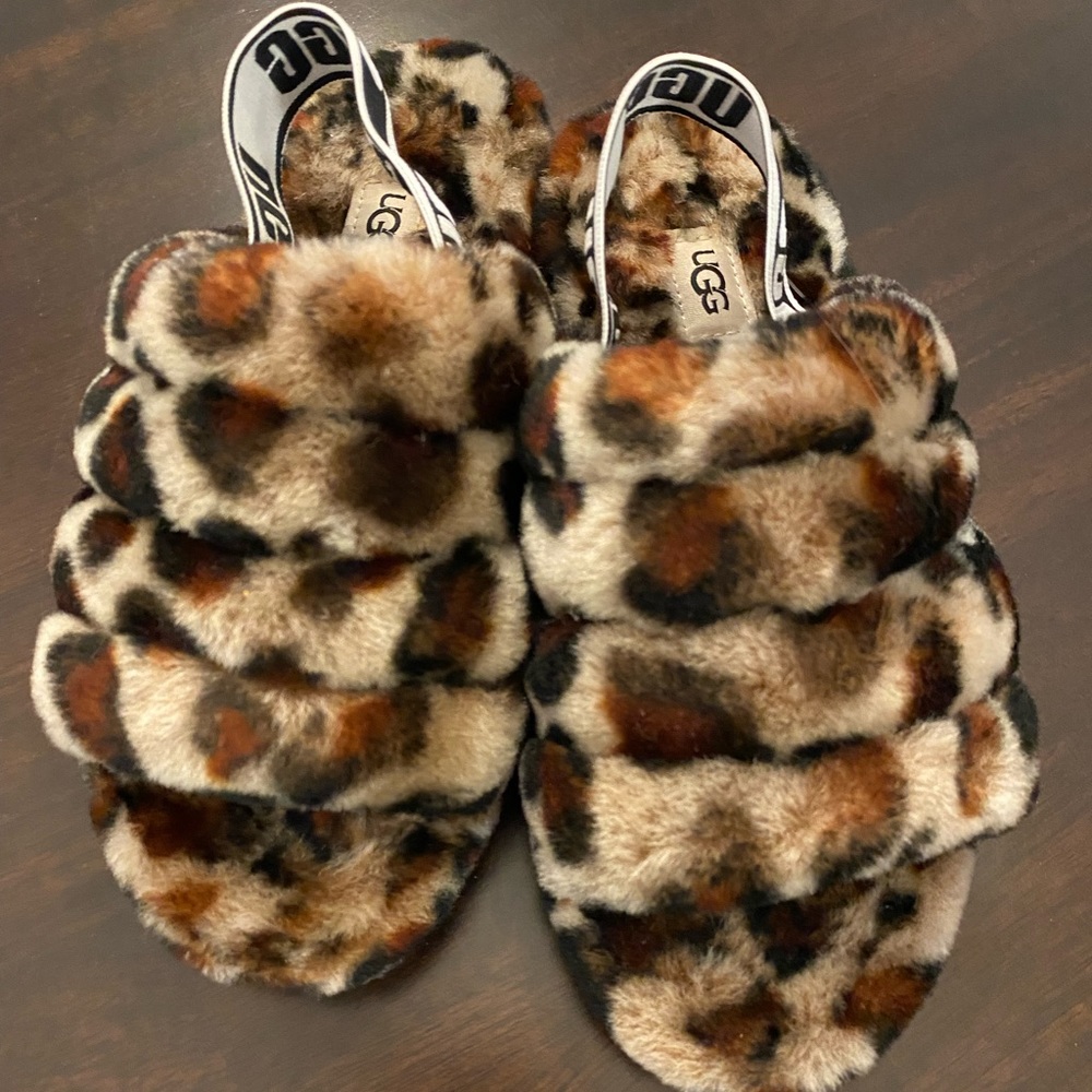 UGG Fluff yeah slides